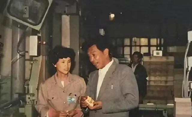 红塔山香烟红盒多少钱_红塔山香烟_红塔山香烟多少钱一条
