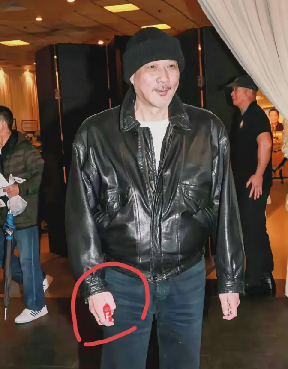 徐少强大侠的传奇人生：烟酒不离手，情史丰富，人生如戏