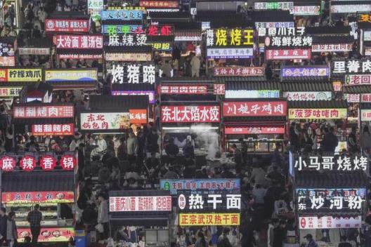 外国烟代购产业链揭秘：需求增长与非法运作模式的危害