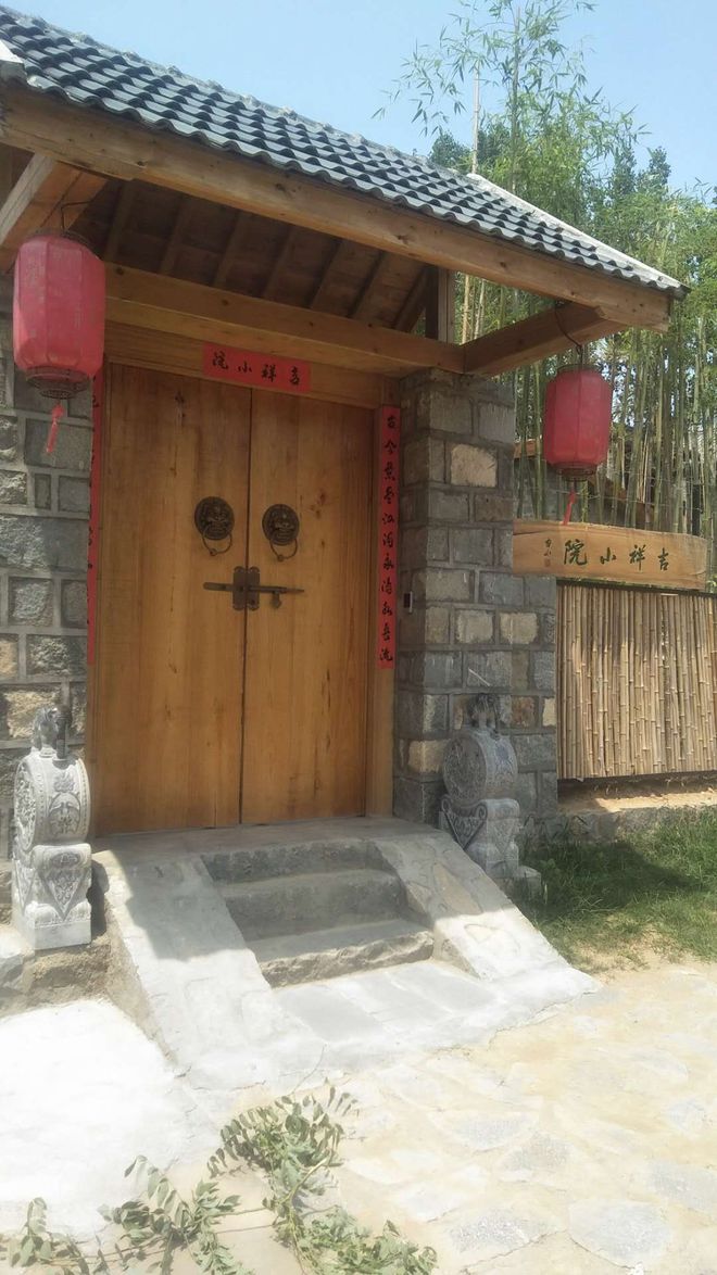 花樽与花_一枝花_花图片