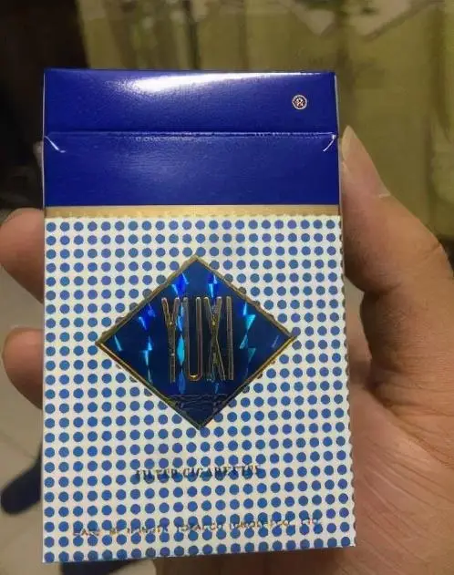 香烟中华多少钱一包_香烟中华金中支售价多少_中华香烟