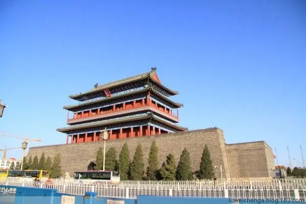 大前门香烟_香烟大前门多少钱一盒_香烟大前门是哪里产的