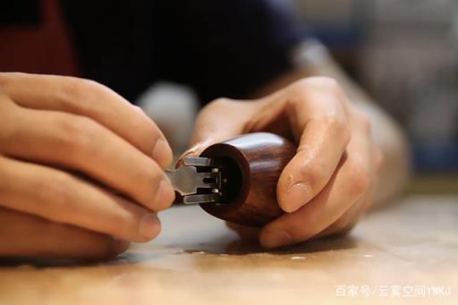 云霄精香烟中的火树银花：口感独特香气清新的标志性产品